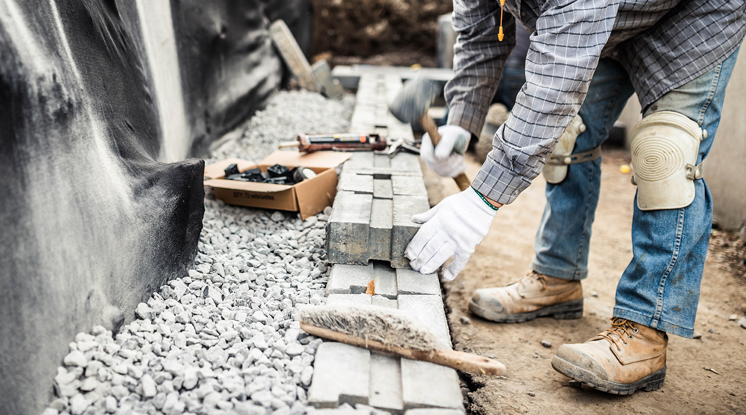 Installing retaining wall